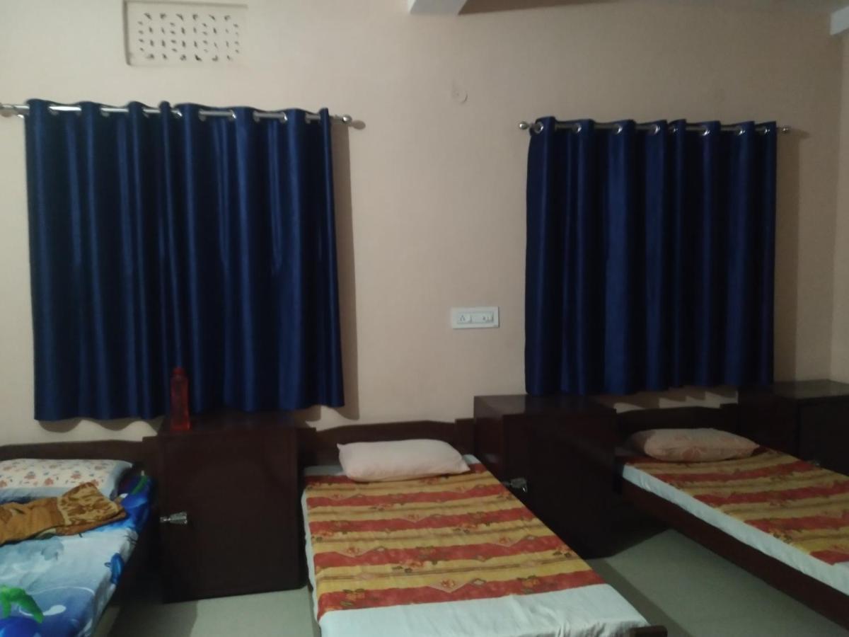 Last Chance Cafe And Guest House Rishīkesh Buitenkant foto