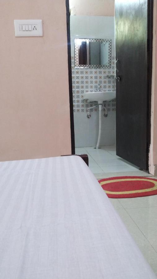 Last Chance Cafe And Guest House Rishīkesh Buitenkant foto