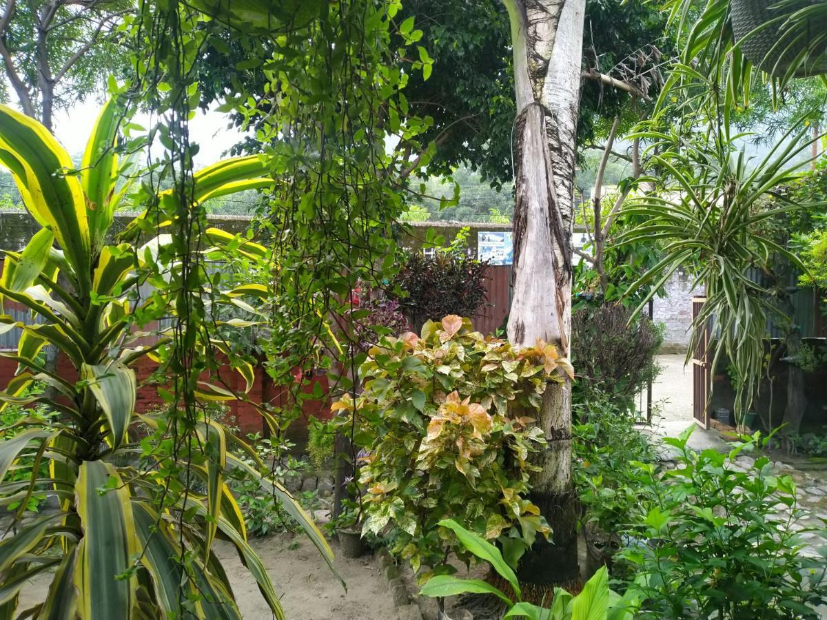 Last Chance Cafe And Guest House Rishīkesh Buitenkant foto